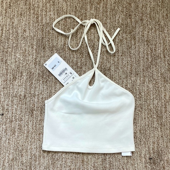 Zara Tops - Cute white crop top !